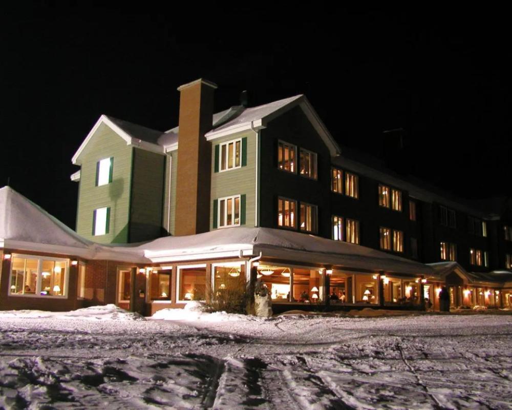 Auberge du Lac-à-l'Eau-Claire