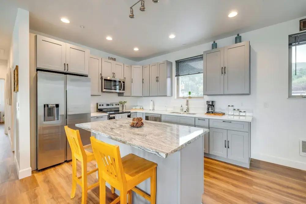 Walk to Marina: Tillamook Bay Apt w/ Water Views!