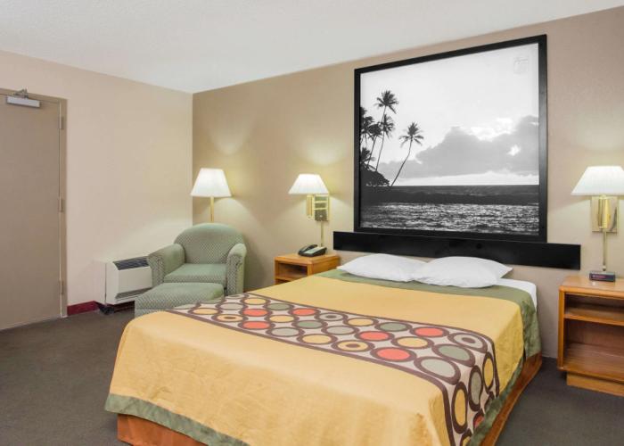 Howard Johnson by Wyndham San Pedro