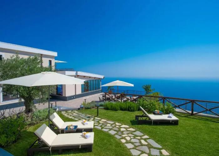 Villa Paradise Resort