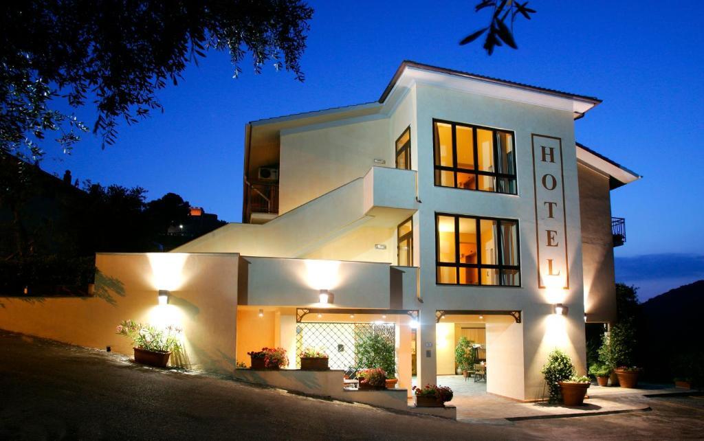 Valle del Buttero Hotel Residence