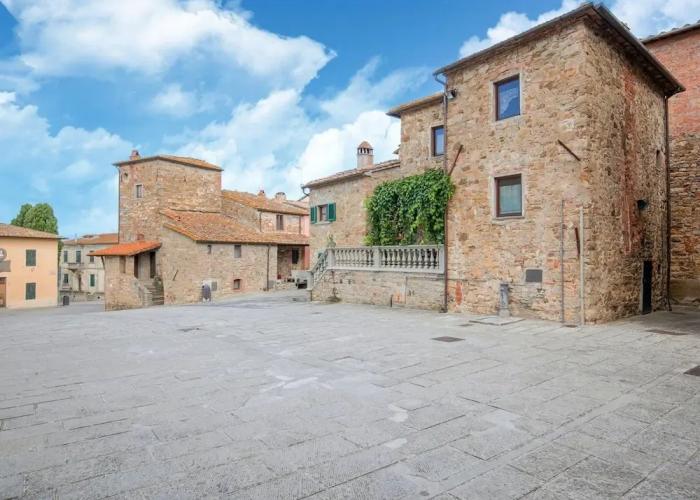Villa in Tuscany With Private Pool and Views