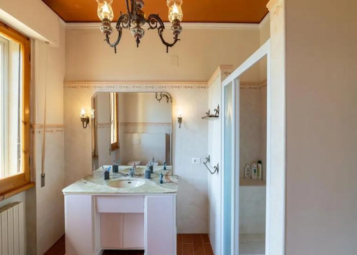 Villa in Tuscany With Private Pool and Views
