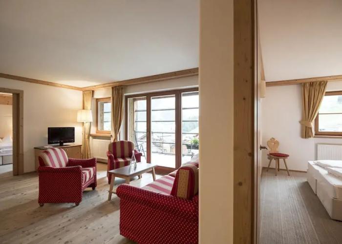 Post Alpina - Family Mountain Chalets