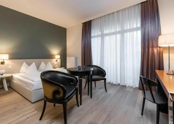 Post Hotel