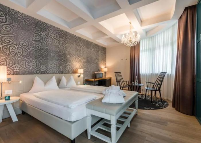 Post Hotel
