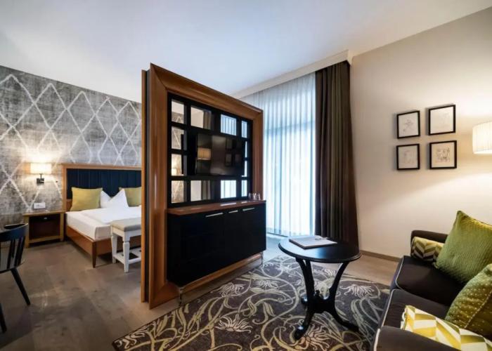 Post Hotel