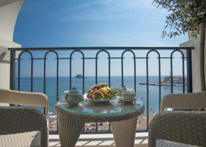 Riva Hotel