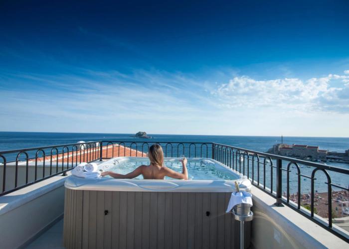 Riva by Aycon Hotel
