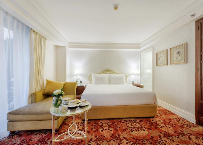 Apricot Hotel