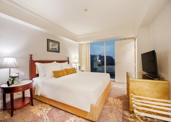 Apricot Hotel