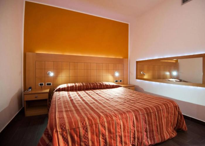 Orange Motel