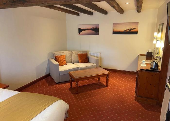 Loftsome Bridge Hotel