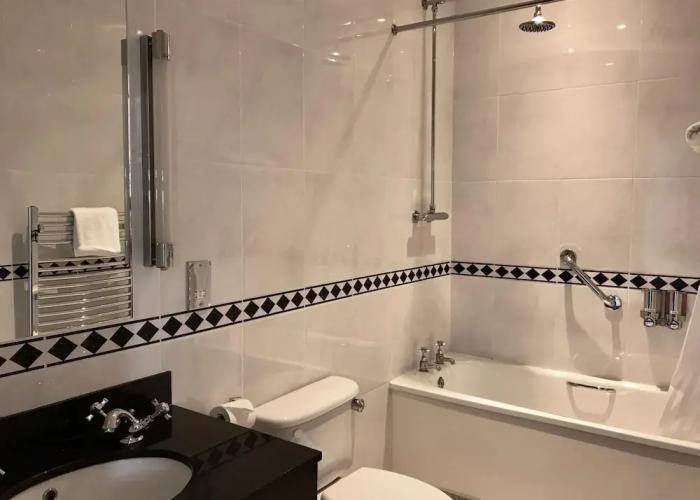 Loftsome Bridge Hotel