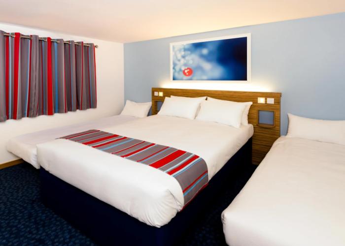 go2 Dundee Camperdown Hotel