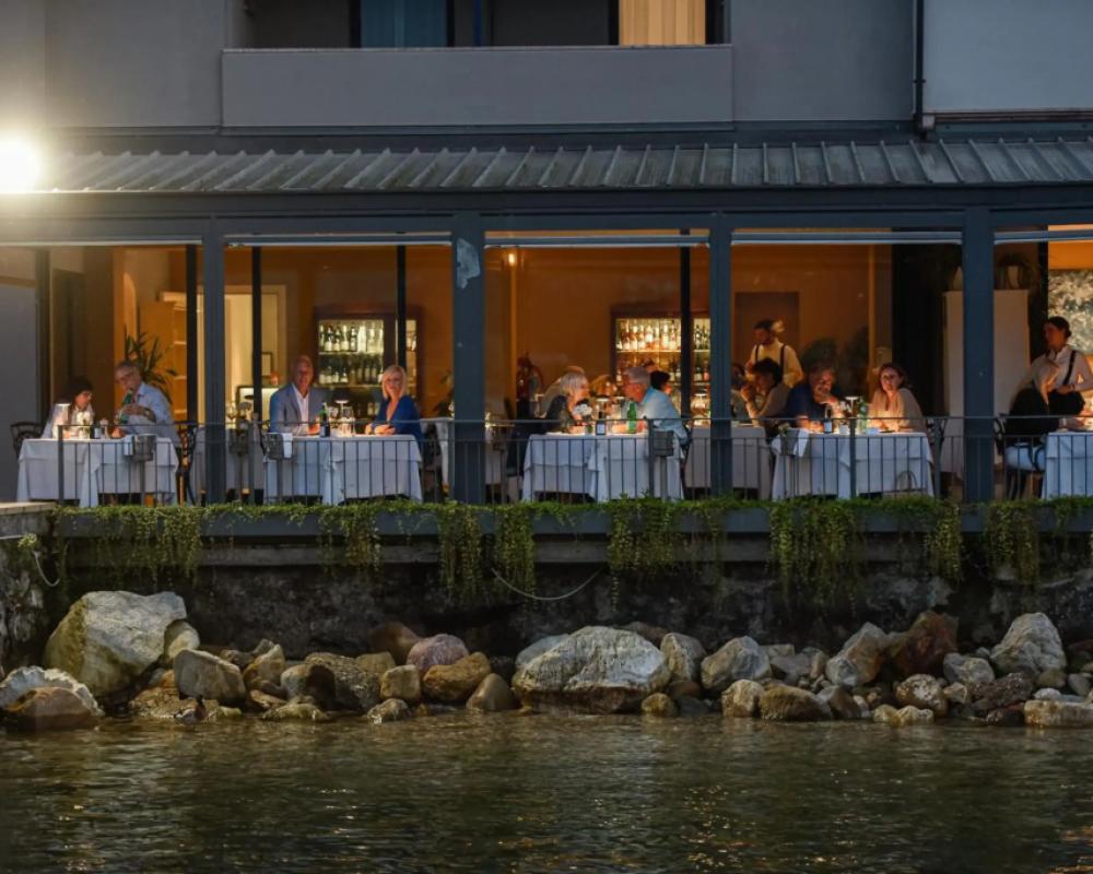 Bella Hotel & Restaurant