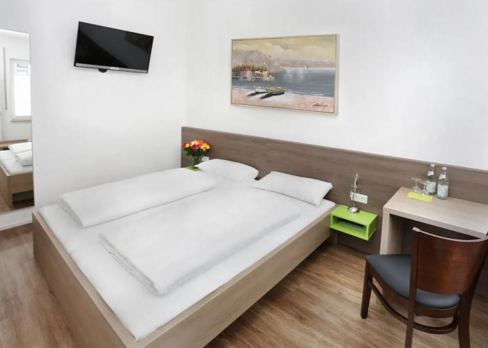 Hotel 37