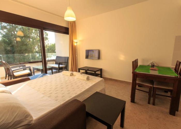 Apartments Kuce Lekovica snack bar- Bistro & Beach