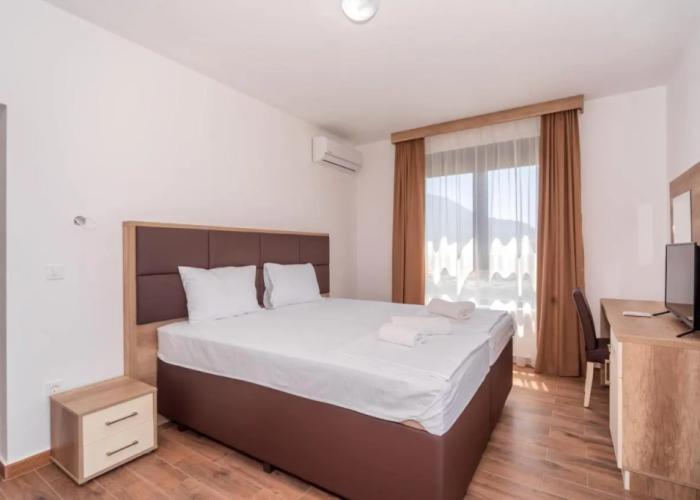 Hotel Pharos