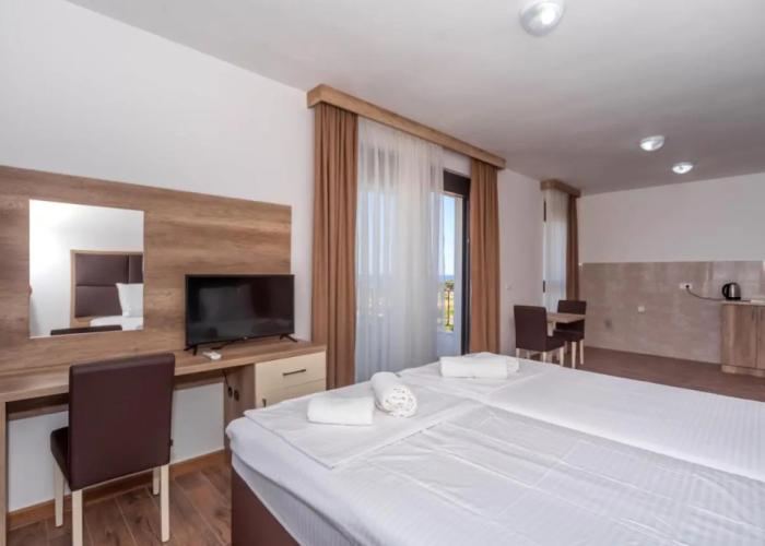 Hotel Pharos