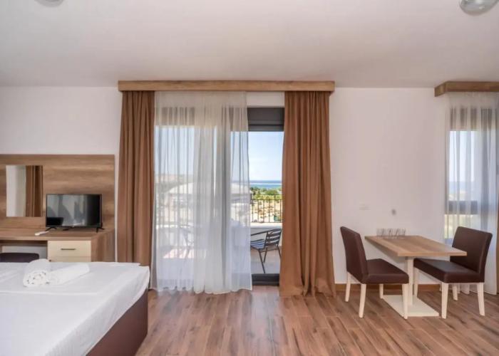 Hotel Pharos