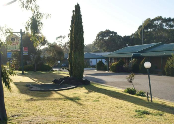 Deniliquin Country Club Motor Inn