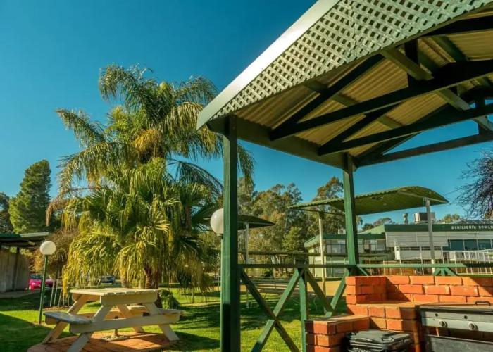 Deniliquin Country Club Motor Inn
