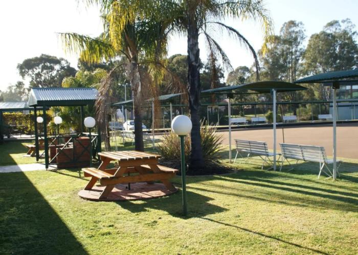 Deniliquin Country Club Motor Inn