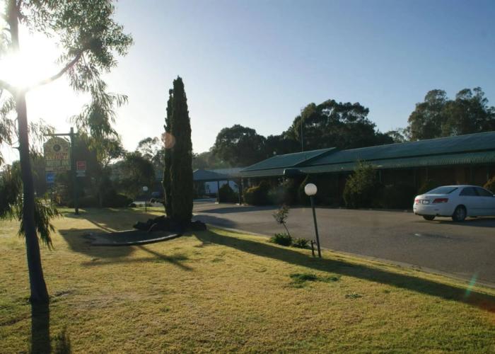 Deniliquin Country Club Motor Inn
