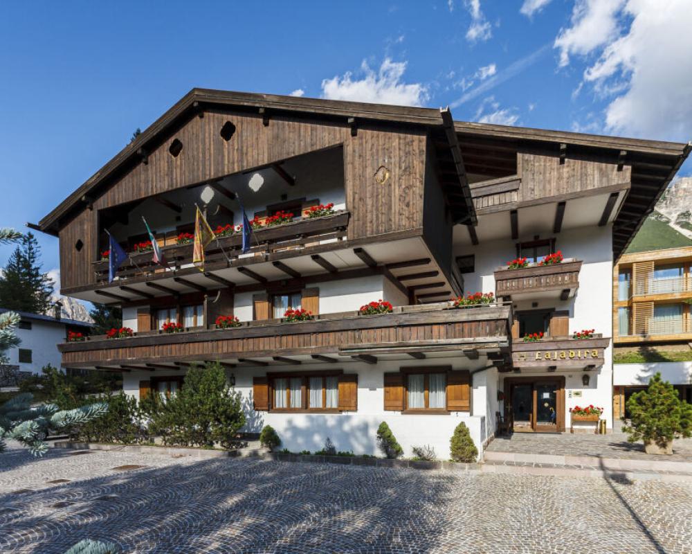 Lajadira Hotel & Spa