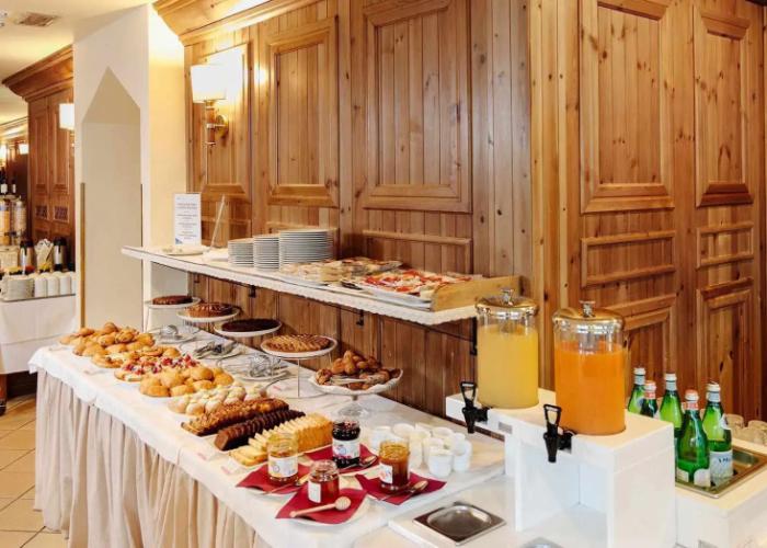 Hotel Alaska Cortina