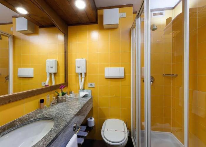 Hotel Alaska Cortina