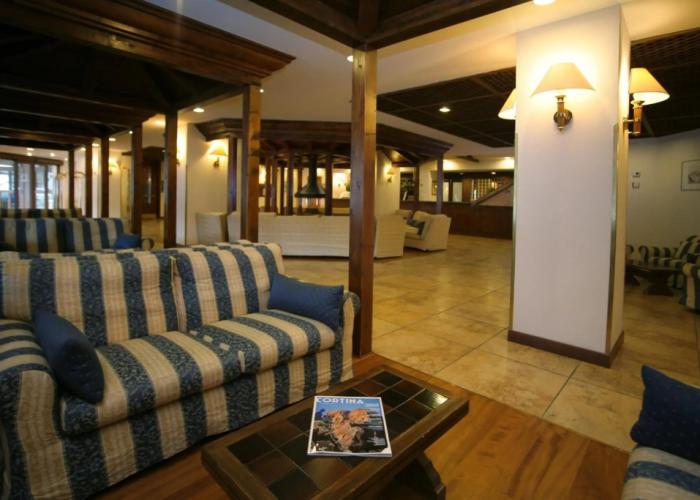 Hotel Alaska Cortina