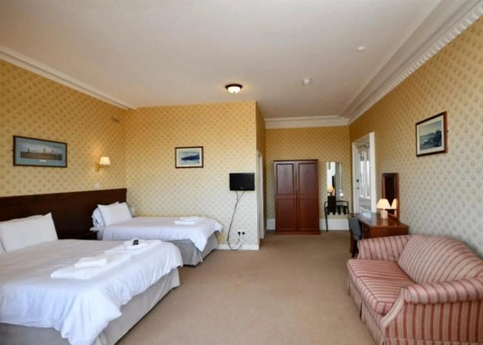 The Stromness Hotel by Paymán Club
