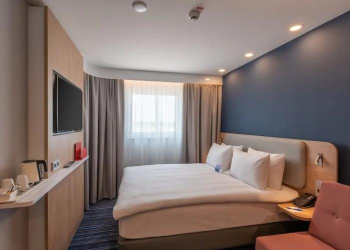 Holiday Inn Express Hamburg South A7 AS42 by IHG