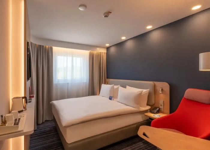 Holiday Inn Express Hamburg South A7 AS42 by IHG