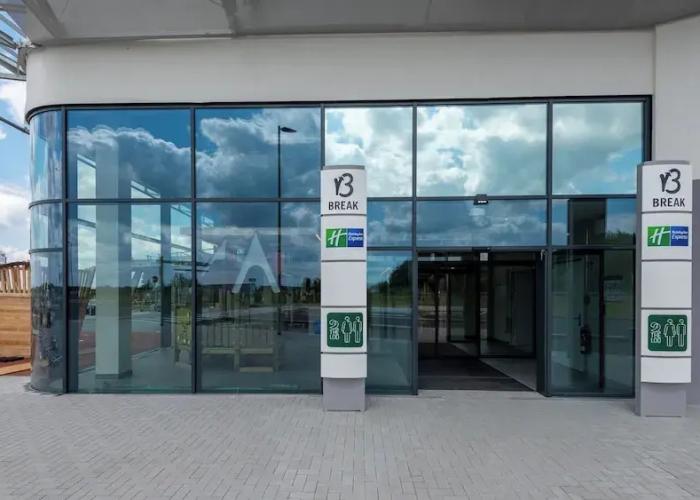 Holiday Inn Express Hamburg South A7 AS42 by IHG