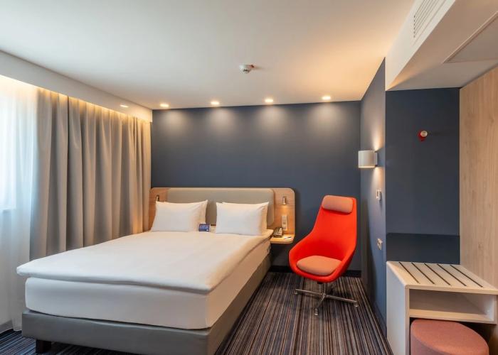 Holiday Inn Express Hamburg South A7 AS42 by IHG