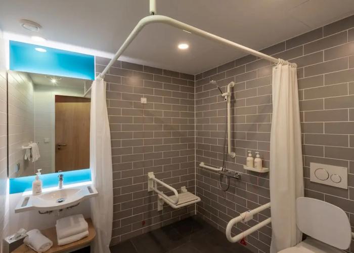 Holiday Inn Express Hamburg South A7 AS42 by IHG