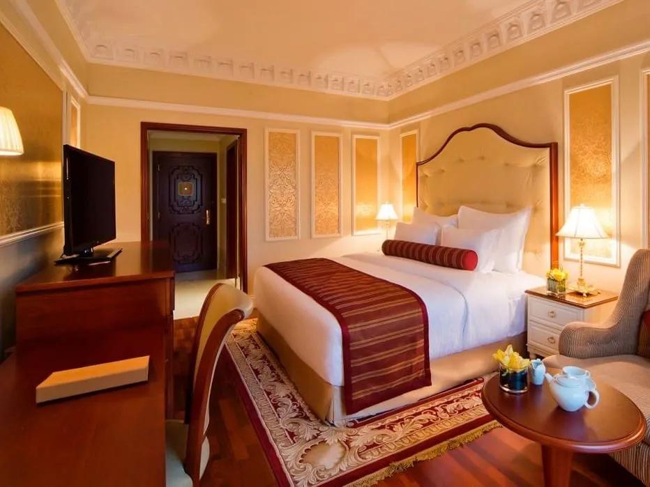 фото Warwick Doha Hotel