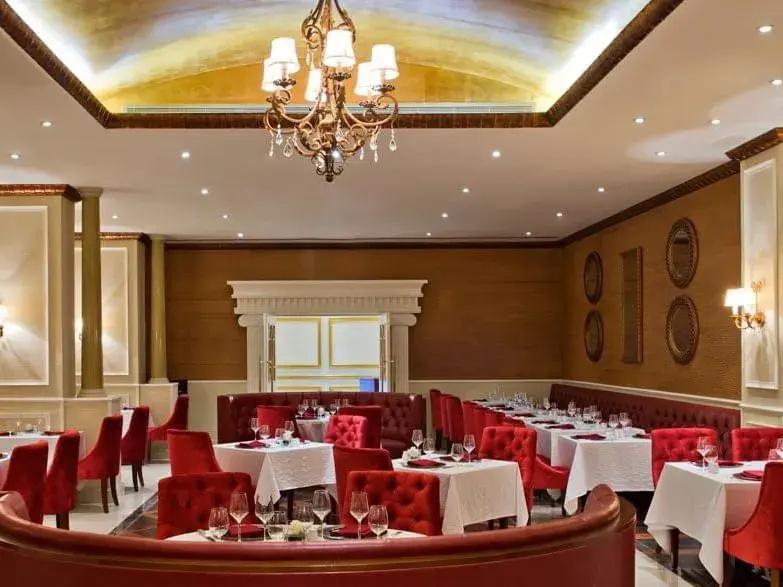 фото Warwick Doha Hotel