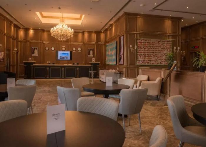 Premium Strato Hotel