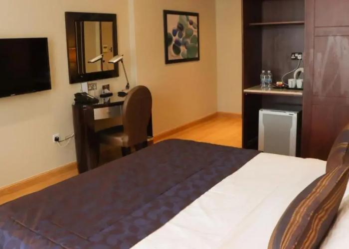 Premium Strato Hotel