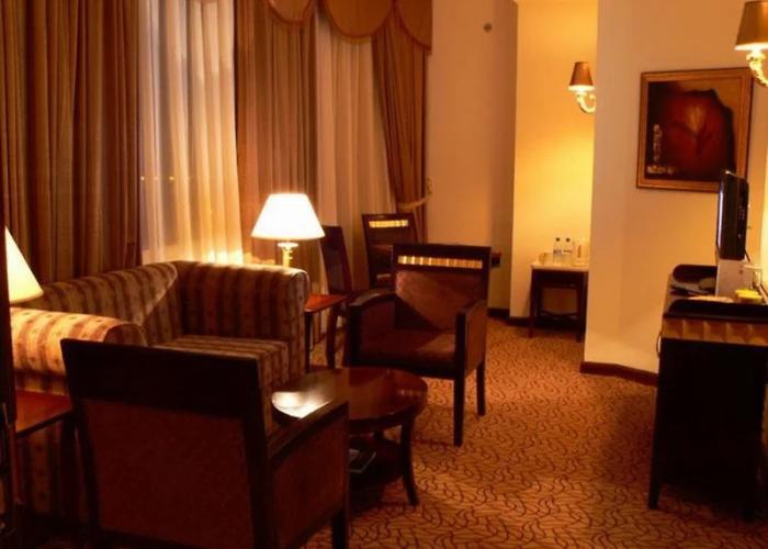 Gloria Hotel & Suites
