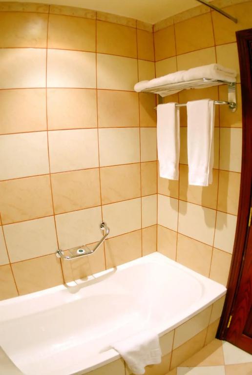 фото Al Liwan Suites