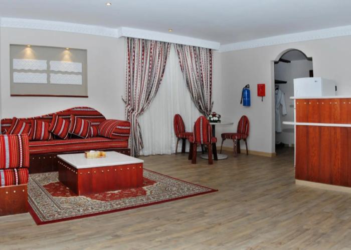 Al Liwan Suites