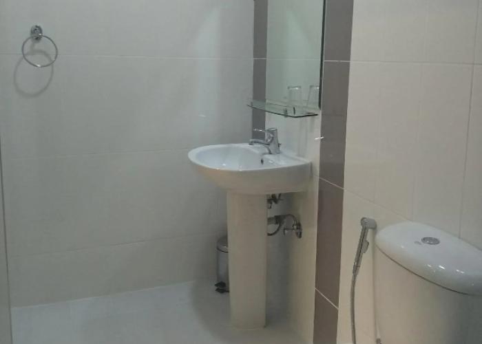 Sovereign Hotel - Marriage Certificate Required