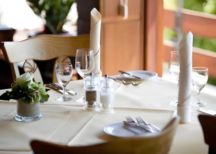 Maien Hotel & Restaurant