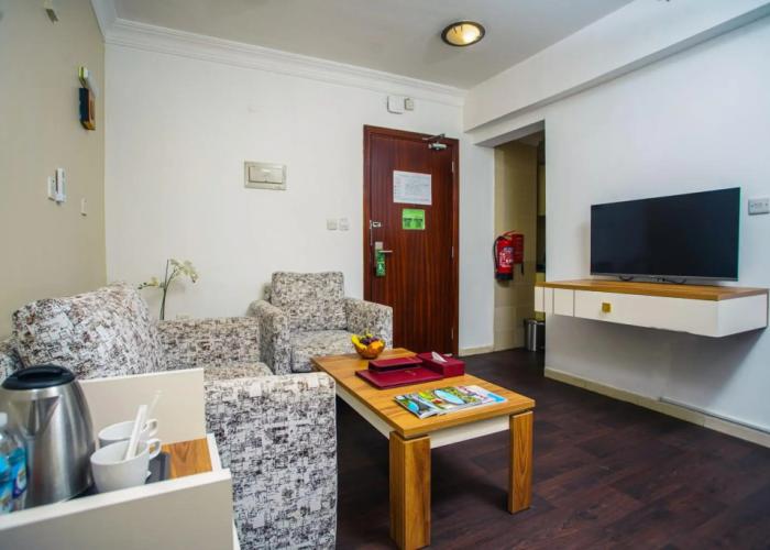 La Villa Suites Hotel
