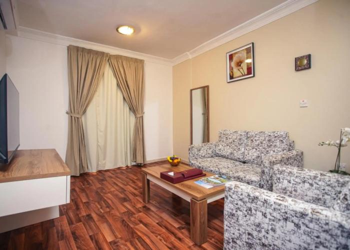 La Villa Suites Hotel